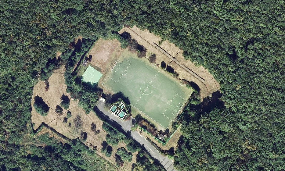 신봉배수지 축구장.jpg